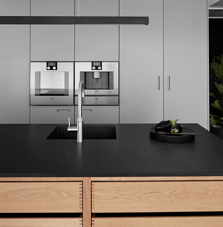 granito-negro-brasil-leather