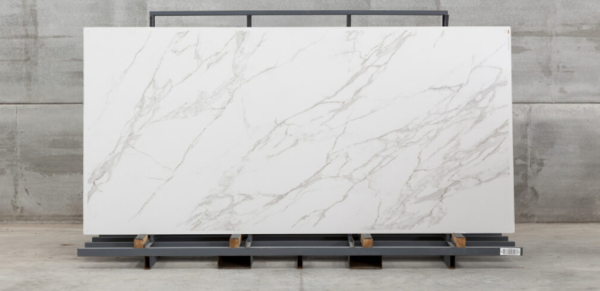 material-neolith-calacatta Material Neolith Calacatta para tapas de mesas de comedor de diseño