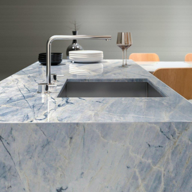 cuarcita-ijen-blue-mesada-cocina-isla Cuarcita Ijen Blue mesada de isla cocina