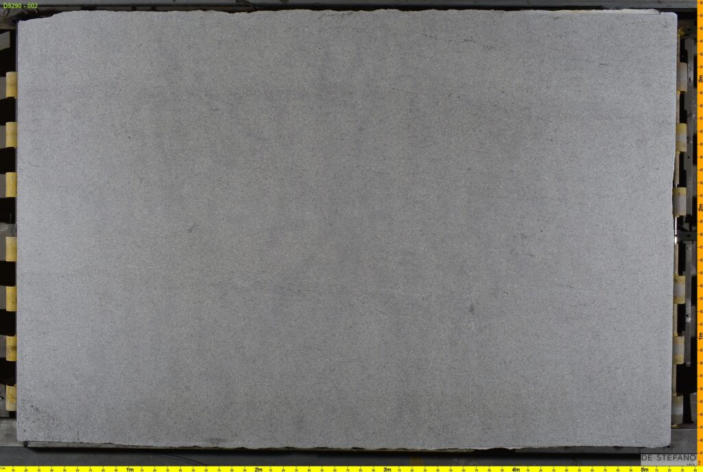 Instagram @picstone.br Granito Kashmir White chapa completa de vista frontal