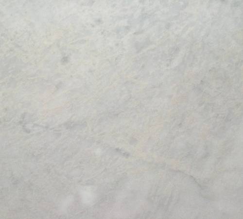 marmol-blanco-royal Mármol Blanco Royal natural de color blanco con delicadas vetas grises, ideal para revestimientos, mesadas de baño, mesadas de vanitory y proyectos de interiorismo de alta gama.