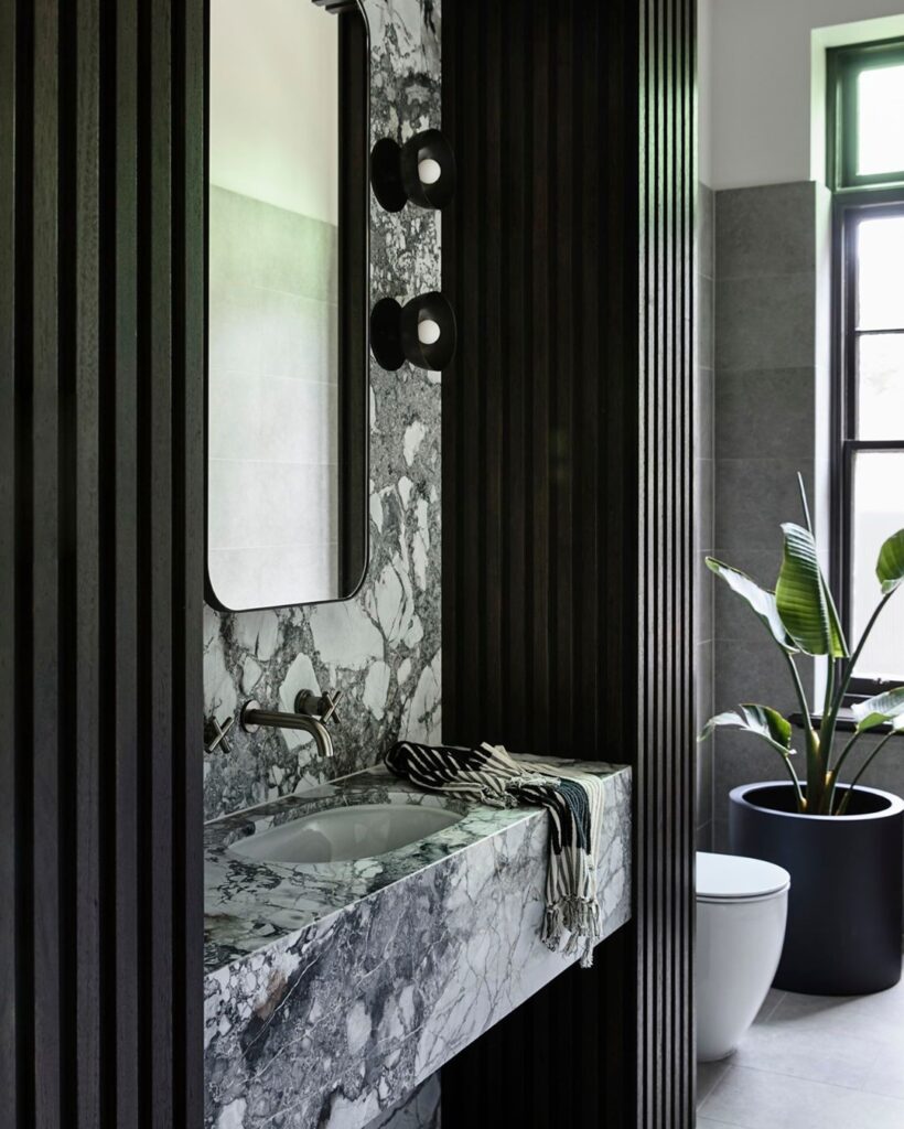 marmol-cotte-dazur-mesada-y-revestimiento-de-baño Mármol Cotte D’azur natural mesada y revestimiento de baño