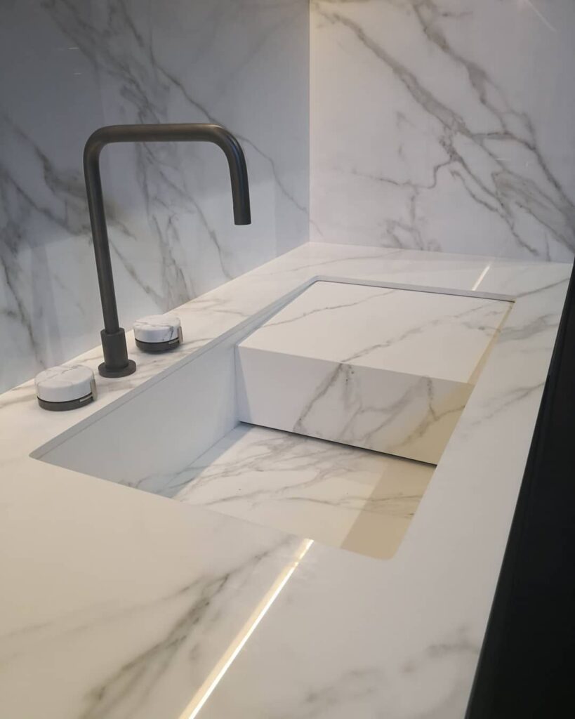 neolith-calacatta-piedra-sinterizada-mesada-baño Neolith Calacatta, piedra sinterizada mesada de baño