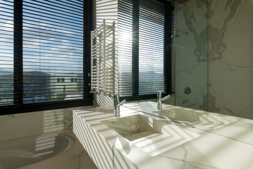 neolith-estatuario-piedra-sinterizada-mesada-de-baño Neolith Estatuario piedra sinterizada en mesada de baño
