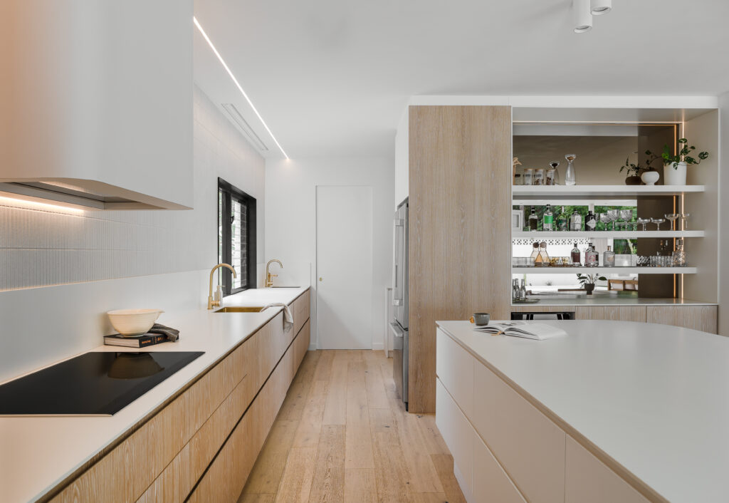 neolith-just-white-piedra-sinterizada-mesada-cocina-isla-y-revestimiento Neolith Just White, piedra sinterizada en mesada de cocina, isla y revestimiento