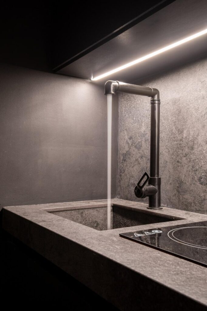 neolith-krater-piedra-sinterizada-mesada-de-baño Neolith Krater, piedra sinterizada en mesada de baño y revestimiento