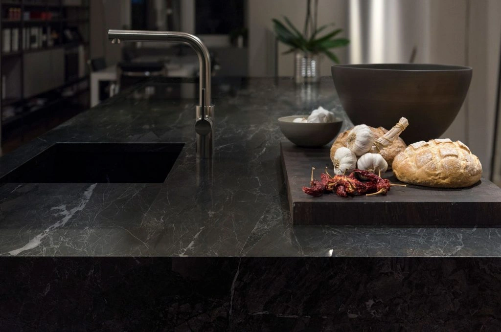 neolith-layla-piedra-sinterizada-mesada-isla-cocina Neolith Layla, piedra sinterizada mesada isla cocina