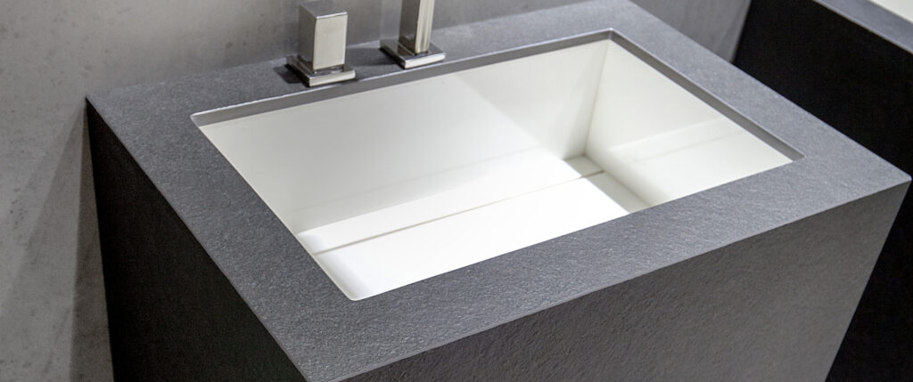 neolith-nero-zimbabwe-piedra-sinterizada-mesada-totem-baño Neolith Nero Zimbabwe, piedra sinterizada en mesada de baño estilo totem