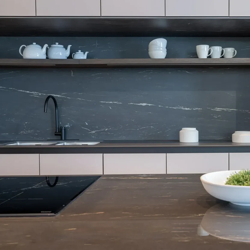 purastone-prima-titanium-black-mesada-cocina-isla-y-revestimiento Purastone Prima Titanium Black mesada cocina y revestimiento