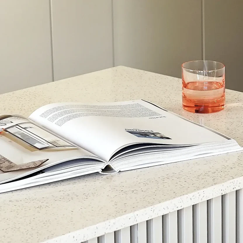 purastone-pura-terrazzo-white-mesada-cocina-isla Purastone Pura Terrazzo White mesada cocina isla